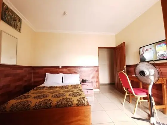 Standard Tek Büyük Yataklı Oda