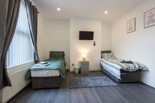 Superior Tek Büyük Yataklı Oda, Banyolu/Duşlu, Avlu Manzaralı (4)
