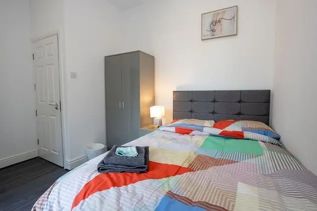 Superior Tek Büyük Yataklı Oda, Banyolu/Duşlu, Avlu Manzaralı (4)