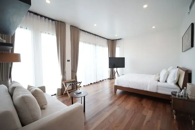 Hilltop Residence (Pet Friendly)