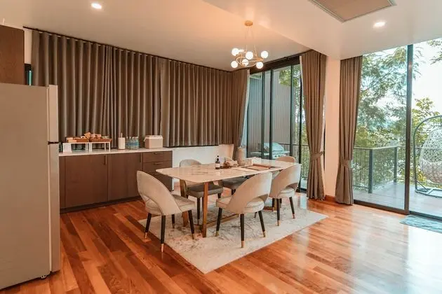 Hilltop Residence (Pet Friendly)