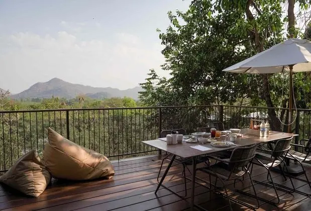 Hilltop Residence (Pet Friendly)
