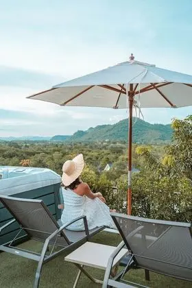 Hilltop Residence (Pet Friendly)