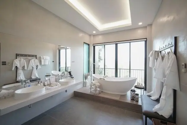 Hilltop Residence (Pet Friendly)