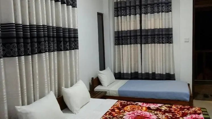 Üç Kişilik Oda, Birden Çok Yatak, Sigara İçilmez
