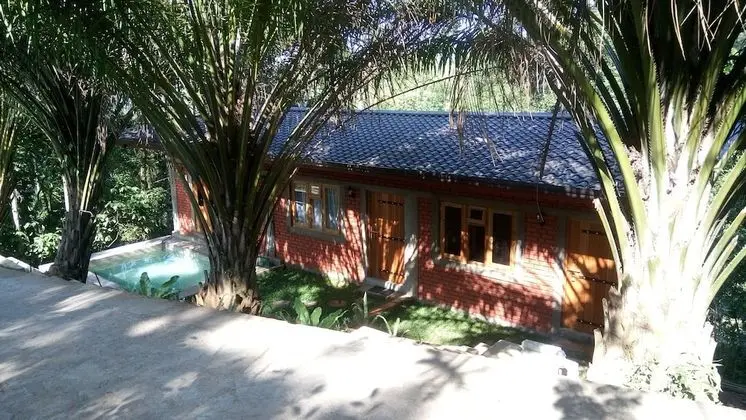 Tek Büyük Yataklı Oda, Birden Çok Yatak, Sigara İçilebilir, Tepe Manzaralı