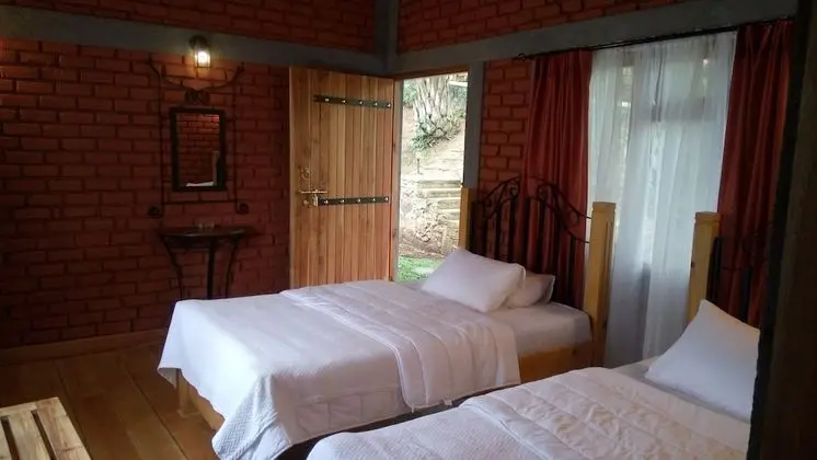 Üç Kişilik Oda, 1 Yatak Odası, Tepe Manzaralı, Havuz Kenarı