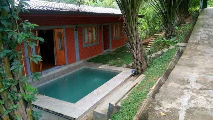 Üç Kişilik Oda, 1 Yatak Odası, Tepe Manzaralı, Havuz Kenarı