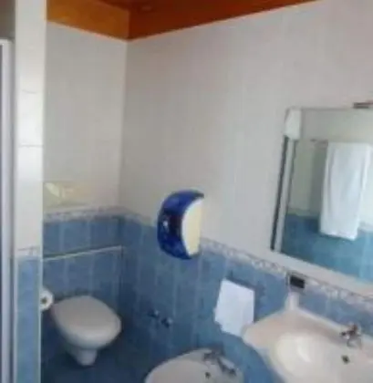 Üç Kişilik Oda