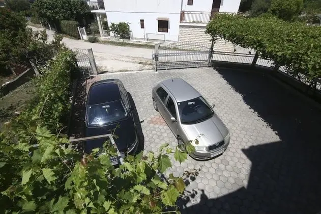 Stüdyo (Tea - parking and grill, 100 m from s)