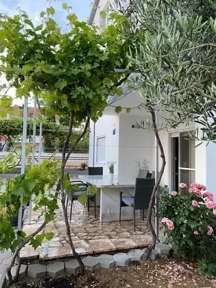 Stüdyo (Tea - parking and grill, 100 m from s)