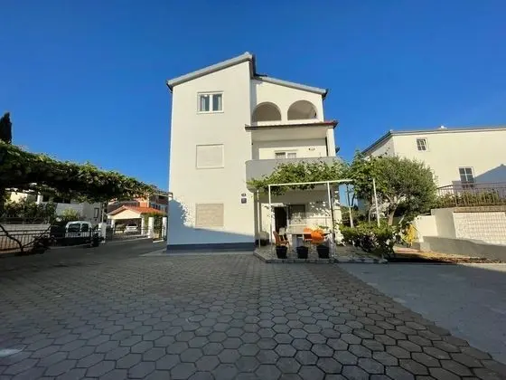 Stüdyo (Tea - parking and grill, 100 m from s)