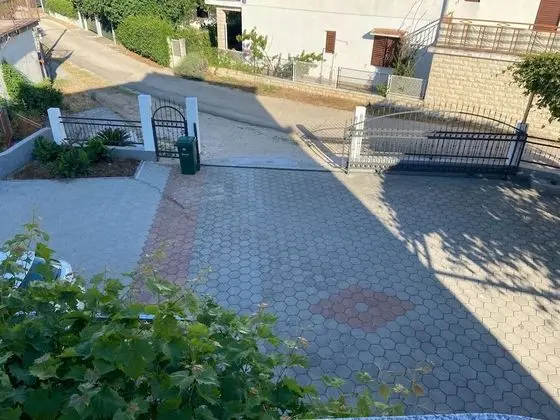 Stüdyo (Tea - parking and grill, 100 m from s)