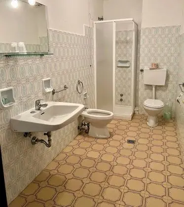 Economy Tek Büyük Yataklı Oda