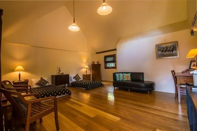 4 Bedrooms Villa