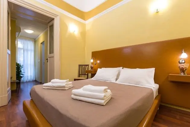 İki Ayrı Yataklı Oda, 1 Çift Kişilik Yatak