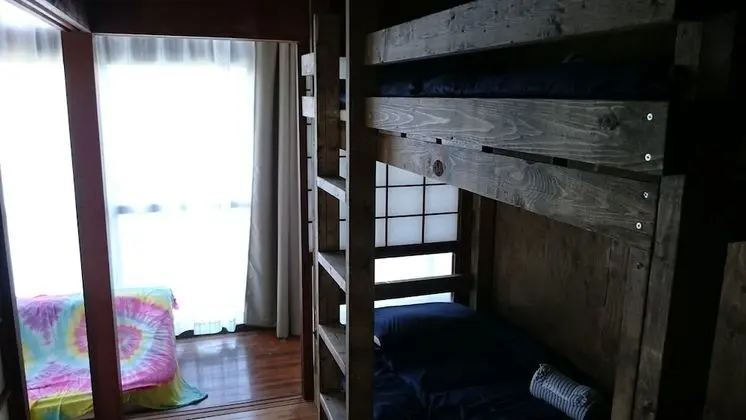 Ortak Ranzalı Oda, Karma Ranzalı Oda