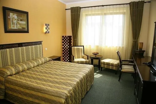 Büyük Yataklı Tek Kişilik Oda