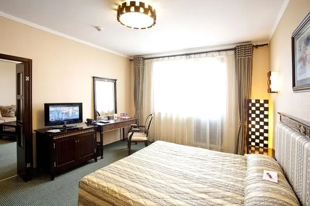 Büyük Yataklı Tek Kişilik Oda