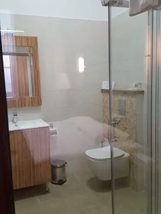 Büyük Yataklı Tek Kişilik Oda