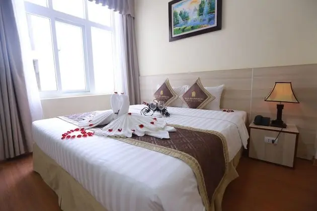 Royal Tek Büyük Yataklı Oda, Sigara İçilebilir, Küvet