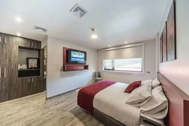 Tek Büyük Yataklı Oda