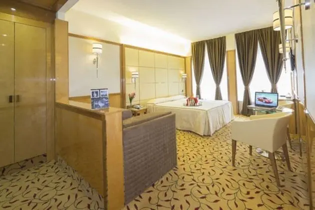 Deluxe Tek Büyük veya İki Ayrı Yataklı Oda