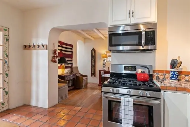 Ev (Tecolote - Authentic Home Right Next )