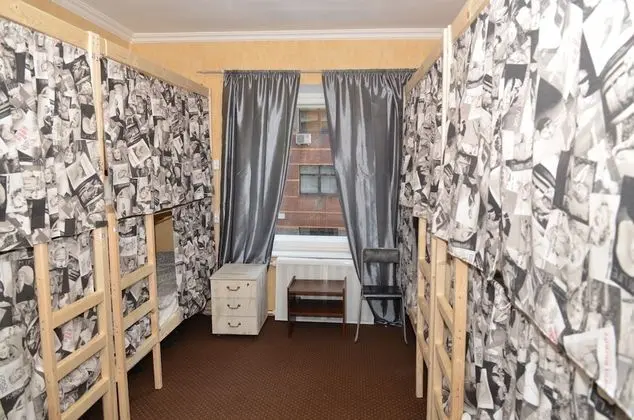 Ortak Ranzalı Oda, Sadece kadınlar için (8 beds)