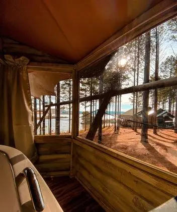 Premium Kulübe, 1 Büyük (Queen) Boy Yatak, Jakuzi, Göl Manzaralı