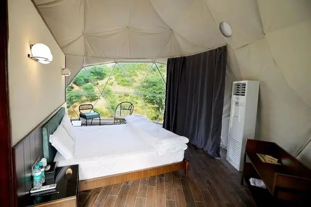 Luxury Tek Büyük Yataklı Oda, 1 Çift Kişilik Yatak, Sigara İçilebilir, Dağ Manzaralı