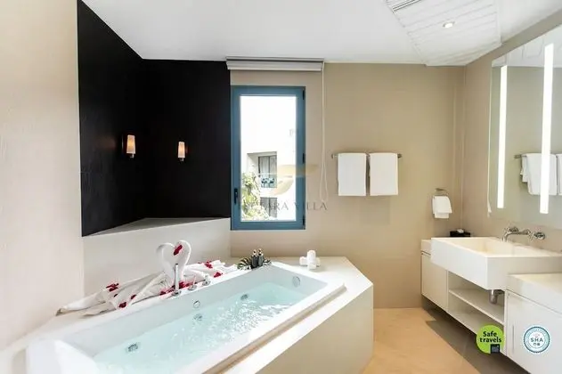 Family Villa, 4 Yatak Odası, Kısmi Deniz Manzaralı