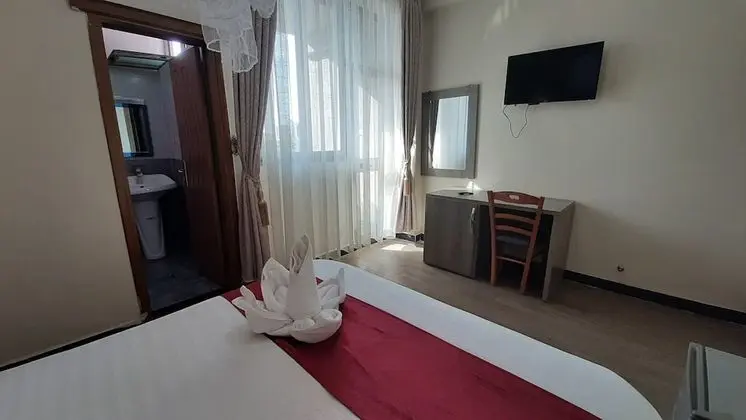 Deluxe Tek Büyük Yataklı Oda, Balkon, Şehir Manzaralı