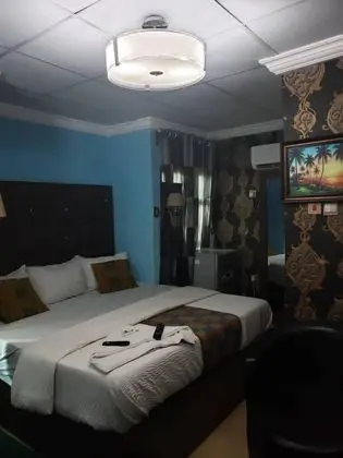 Deluxe Tek Büyük Yataklı Oda