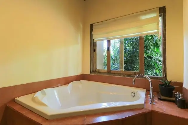 Tek Büyük veya İki Ayrı Yataklı Oda, Balkon