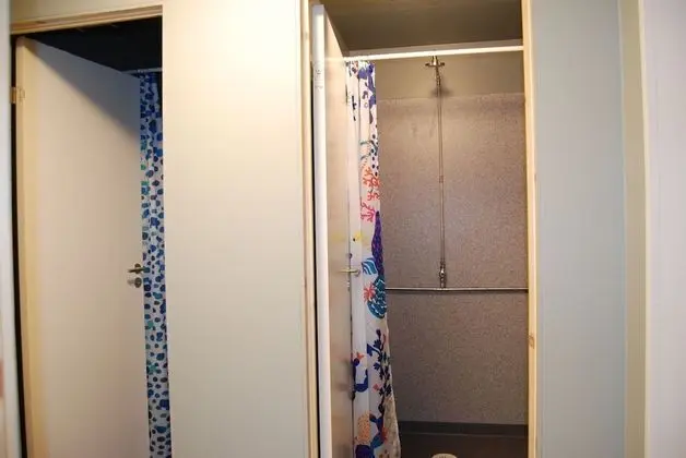 Ortak Ranzalı Oda, Sadece kadınlar için, Ortak Banyo