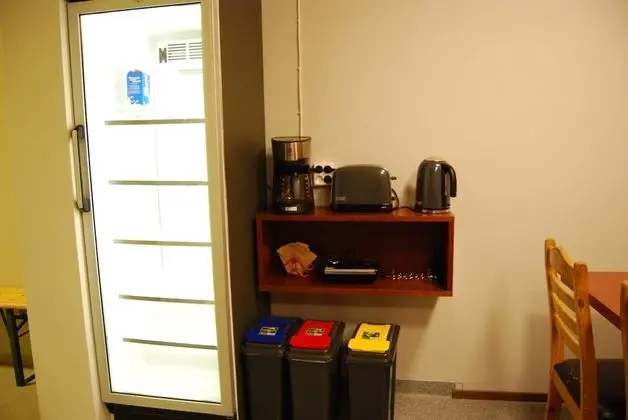 Ortak Ranzalı Oda, Sadece kadınlar için, Ortak Banyo