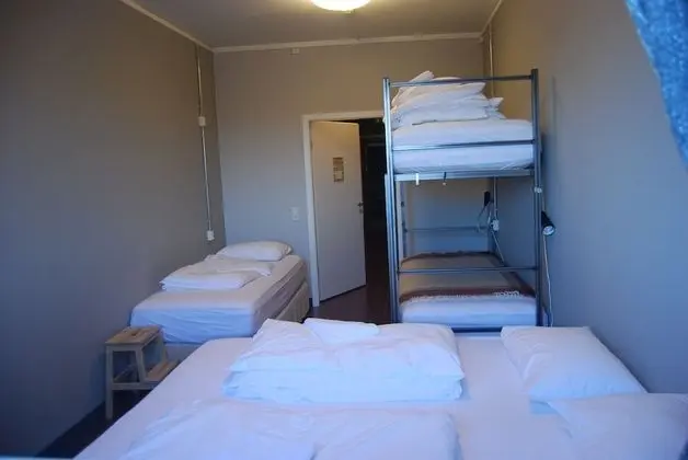 Tek Büyük veya İki Ayrı Yataklı Oda, Birden Çok Yatak, Ortak Banyo (Private Room)