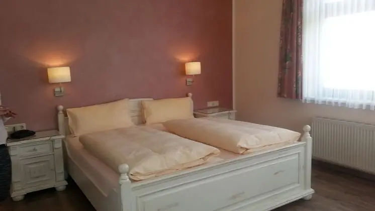 Comfort Büyük Yataklı Tek Kişilik Oda