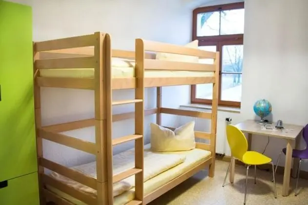 Dört Kişilik Oda, Bahçe Manzaralı