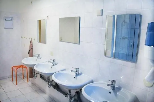 Dört Kişilik Oda, Bahçe Manzaralı