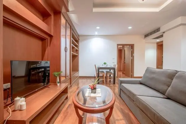 One Bedroom Apartment Poolside