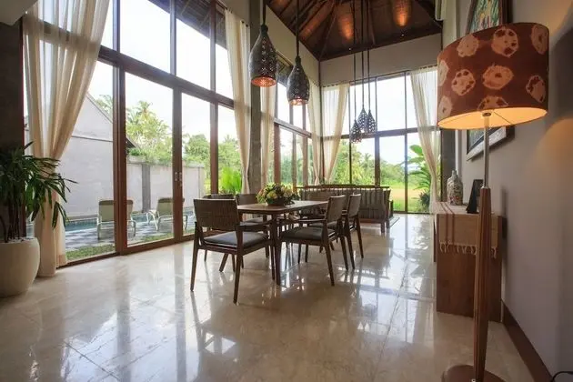 Two-Bedrooms Infinity Lap Pool Villa
