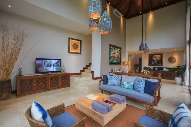 Two-Bedrooms Infinity Lap Pool Villa