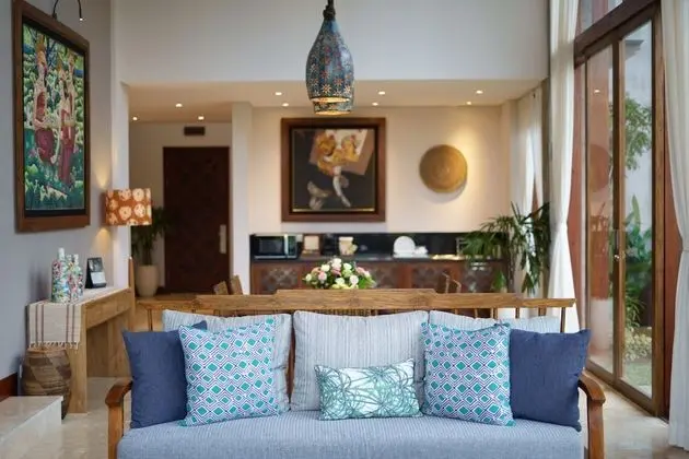 Two-Bedrooms Infinity Lap Pool Villa