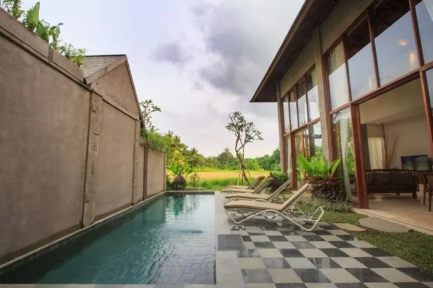 Two-Bedrooms Infinity Lap Pool Villa