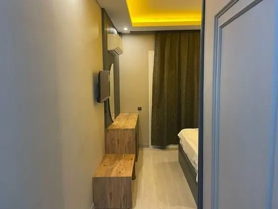 Luxury Oda