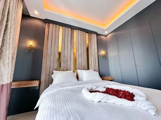 Luxury Room,Kısmi Deniz Manzaralı,Balkonlu