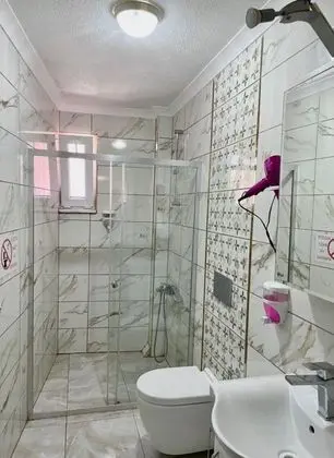 Üç Kişilik Oda
