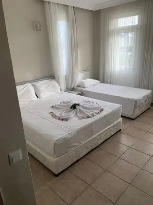 Aile Odası - Havuz Manzaralı